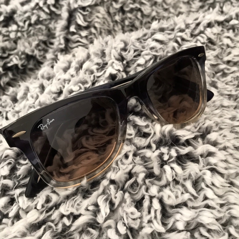 Ray-Ban Wayfarer sunglasses. *unisex*